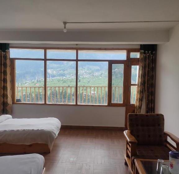 חדר סטנדרט לשלושה, Bhrigu