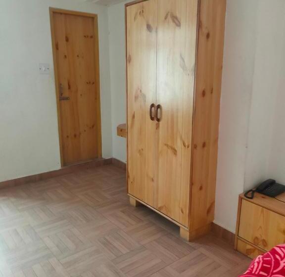 סוויטה משפחתית, Bhrigu