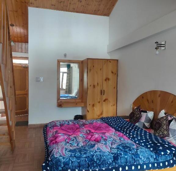 חדר משפחתי נוף להרים, Bhrigu