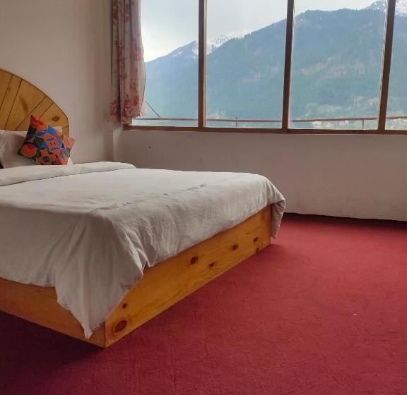 חדר משפחתי נוף להרים, Bhrigu