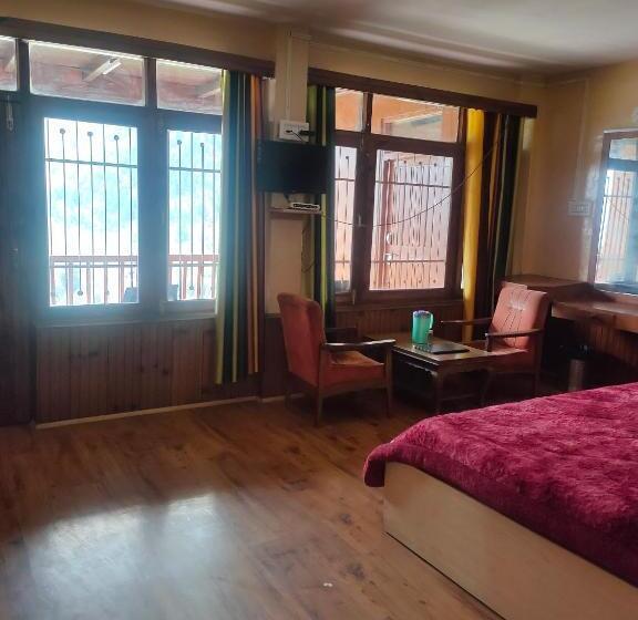 חדר דלוקס עם נוף להרים, Bhrigu