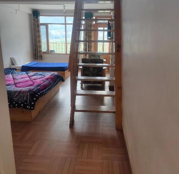 חדר משפחתי נוף להרים, Bhrigu