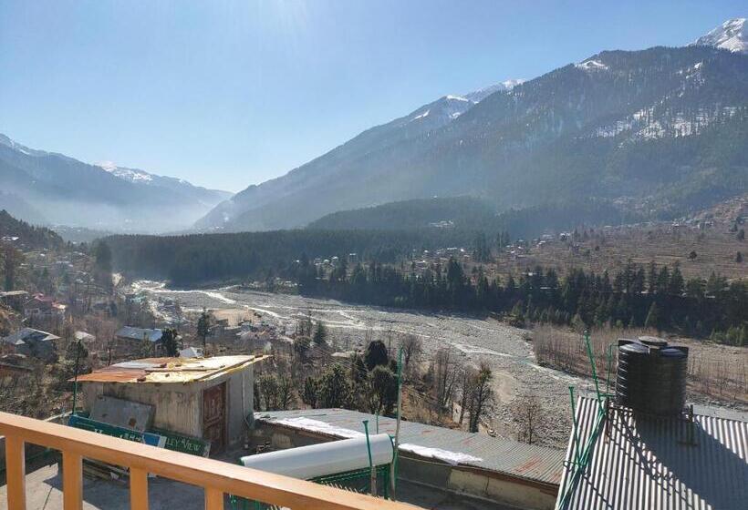 חדר משפחתי נוף להרים, Bhrigu