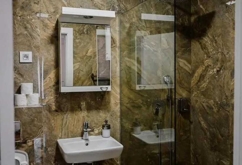 استودیوی استاندارد, Onix Residence