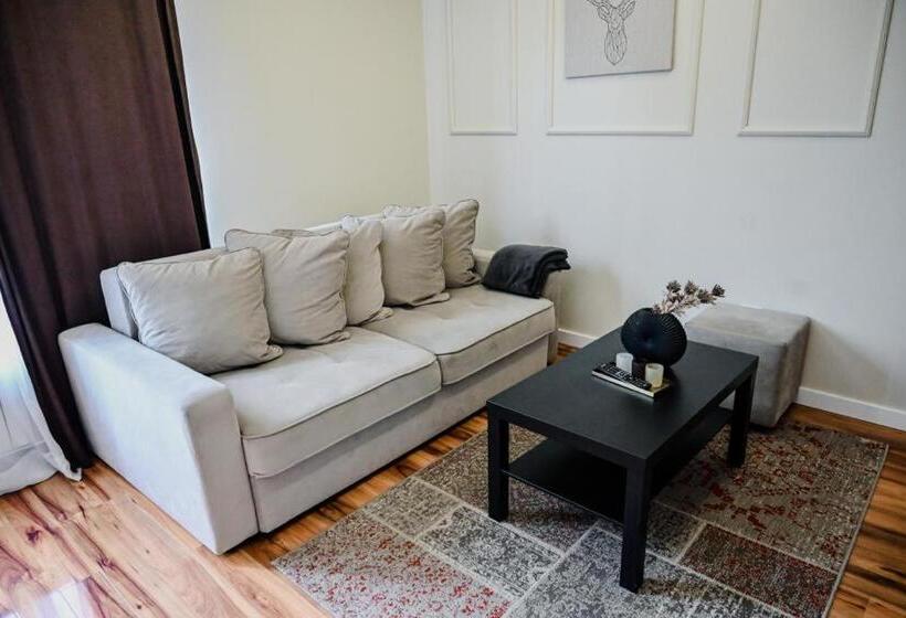 استودیوی استاندارد, Onix Residence