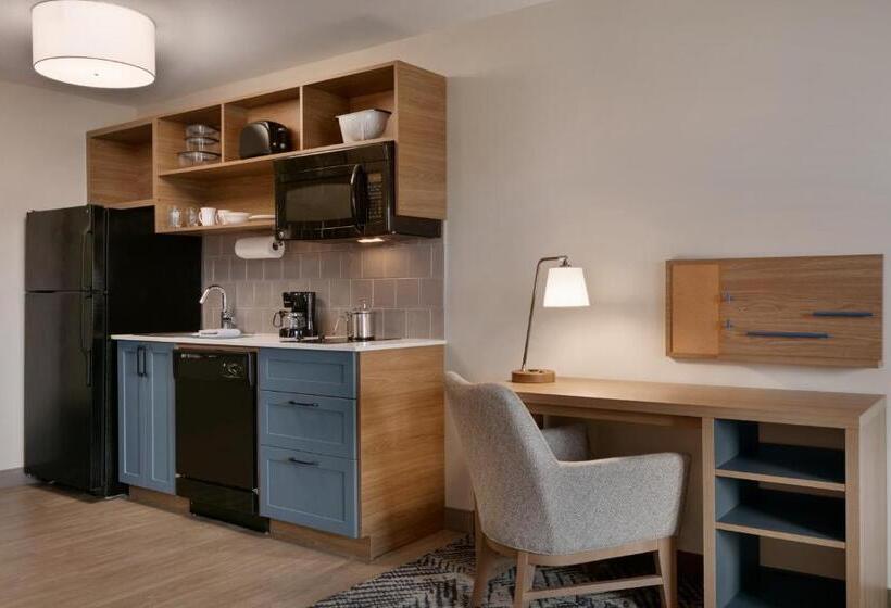 带四张床的标准工作室, Candlewood Suites   Asheville Downtown, An Ihg