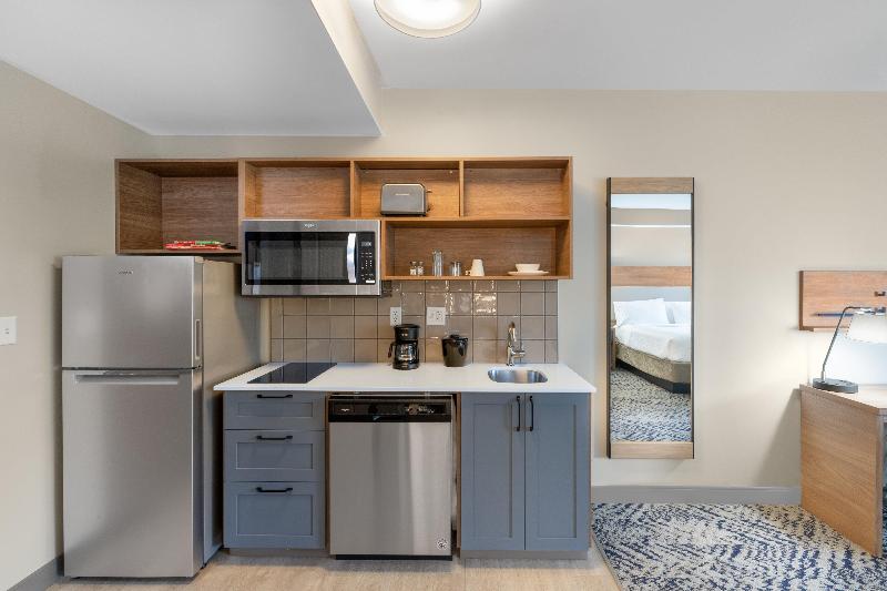 Студия Стандарт Кровать Куин, Candlewood Suites Asheville Downtown, An Ihg