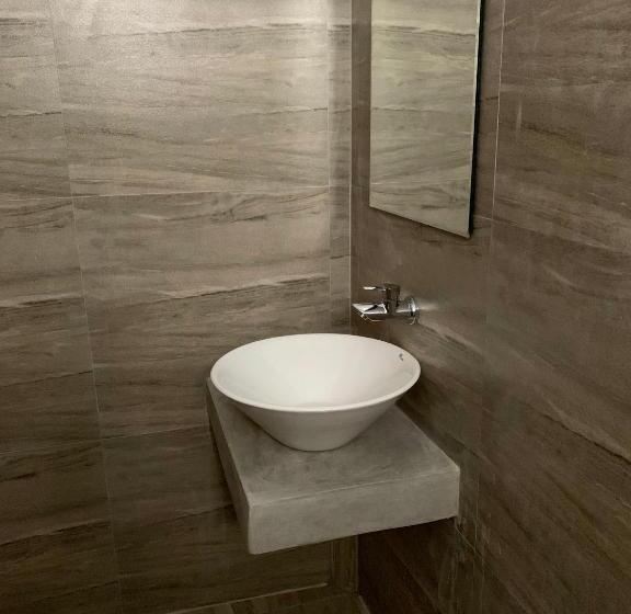 Standard Triple Room, Delmond Lake Anuradhapura