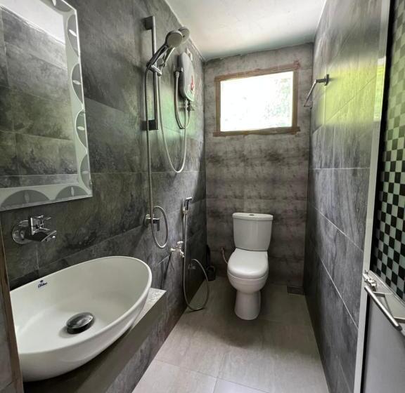 2 Bedroom Apartment, Delmond Lake Anuradhapura