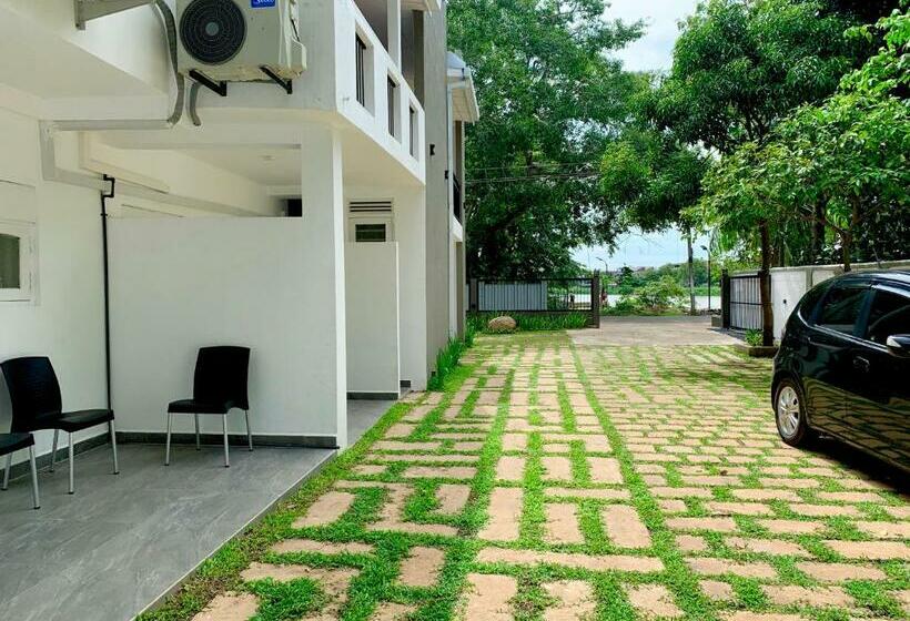 Family Room, Delmond Lake Anuradhapura