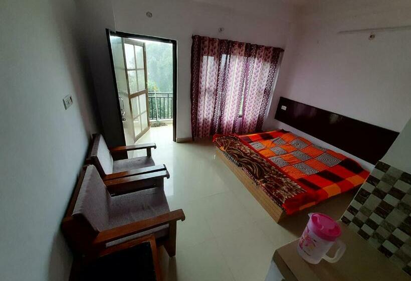 패밀리 스튜디오, Janardan Studio Hotel Kausani