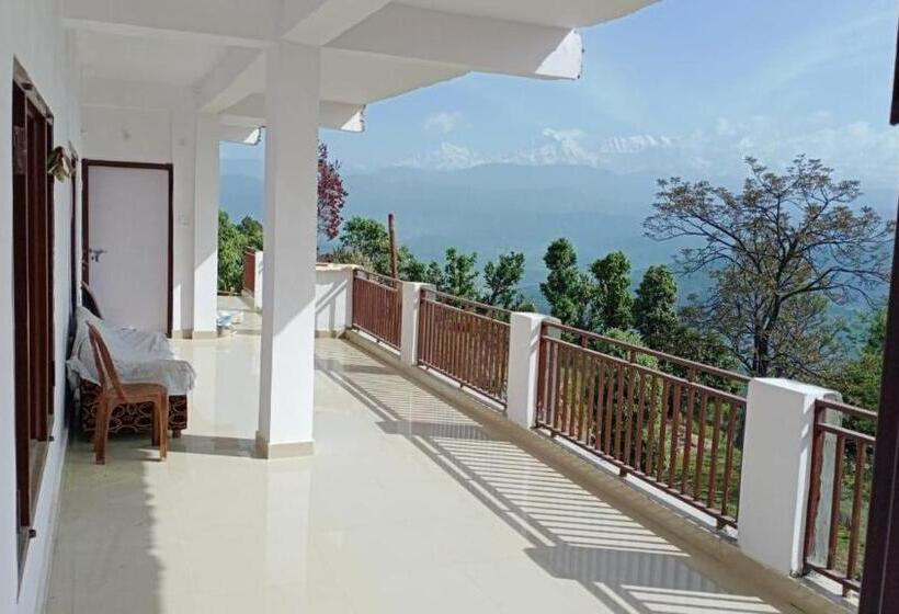 패밀리 스튜디오, Janardan Studio Hotel Kausani