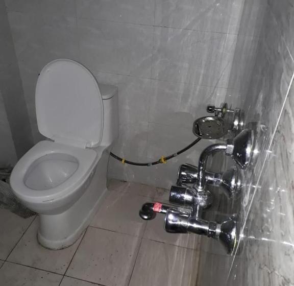 패밀리 스튜디오, Janardan Studio Hotel Kausani