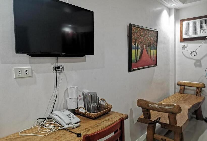 חדר משפחתי דלוקס, Reddoorz Plus @ Jollydays Hotel Nueva Ecija