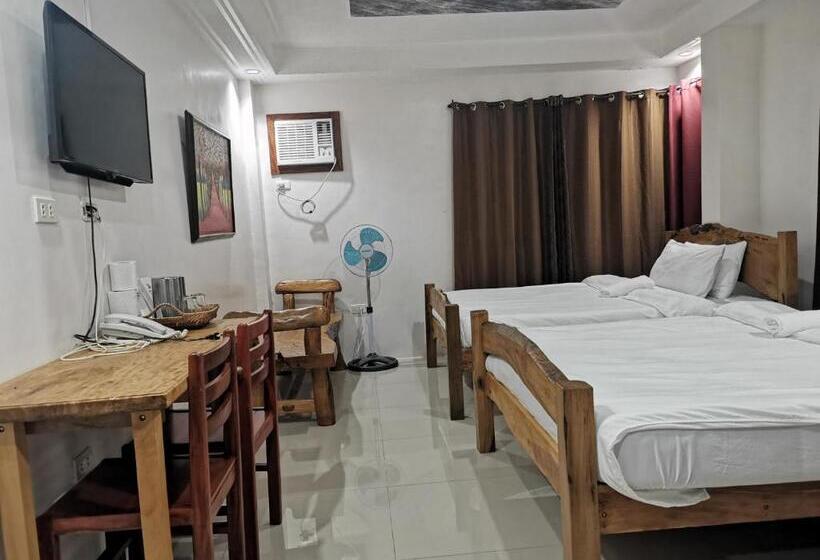 غرفة ديلوكس عائلية, Reddoorz Plus @ Jollydays Hotel Nueva Ecija