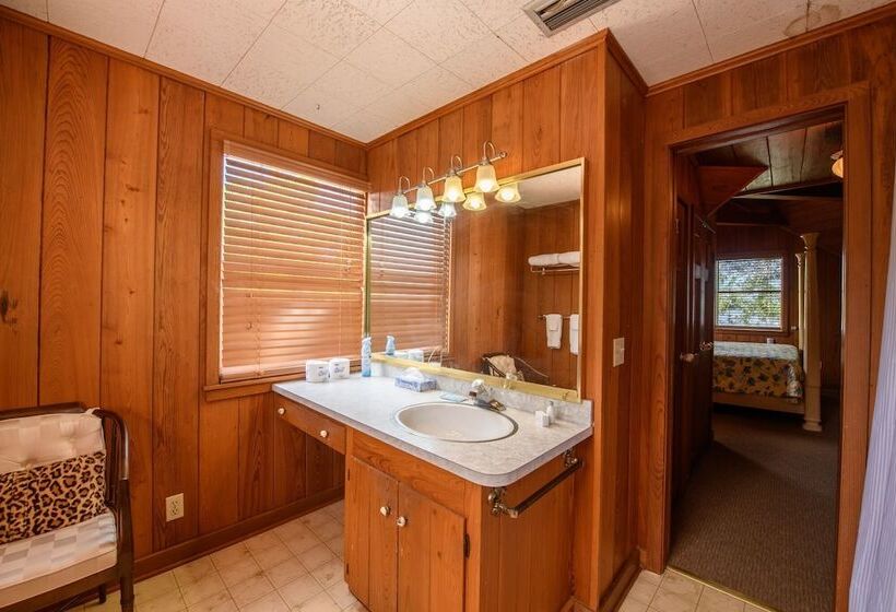 ３ベッドルームハウス, Old Colorado Inn