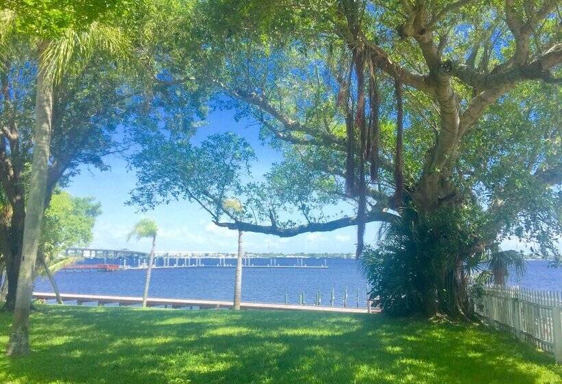 ３ベッドルームハウス, Old Colorado Inn