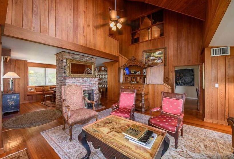 ３ベッドルームハウス, Old Colorado Inn