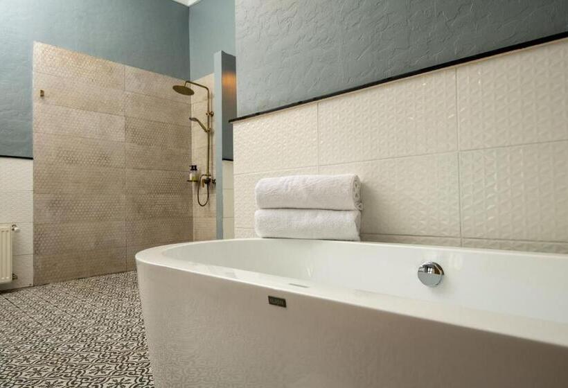 غرفة ديلوكس, Solar Madariaga