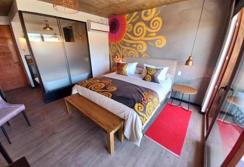 غرفة قياسية مزوَّدة بشُرفة, Solar Madariaga