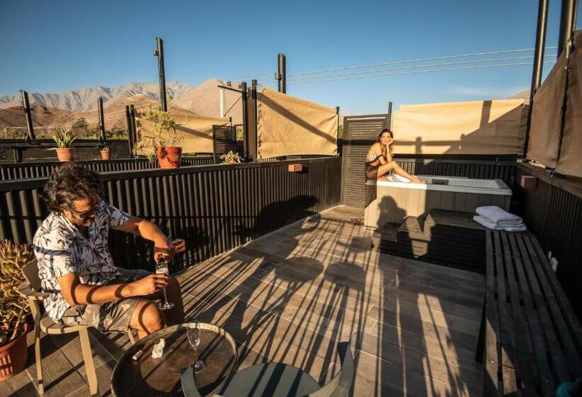 جناح ديلوكس, Solar Madariaga