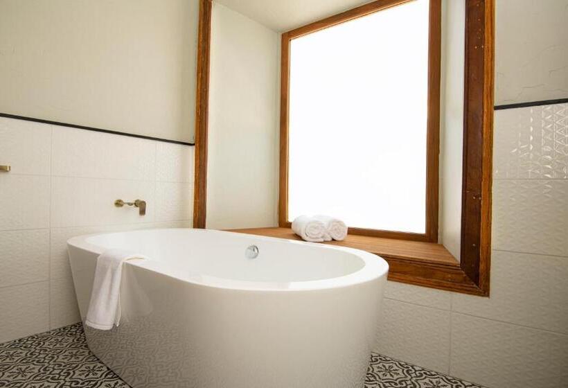 غرفة قياسية ثلاثية, Solar Madariaga