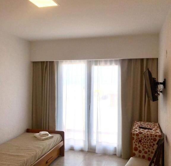 اتاق استاندارد چهار تخته با چشم‌انداز دریا, Apart Amabile Sul Mare