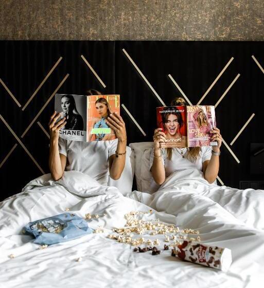 חדר משפחתי, Le Petit Marin Boutique