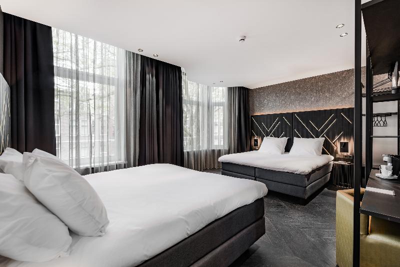 חדר משפחתי, Le Petit Marin Boutique