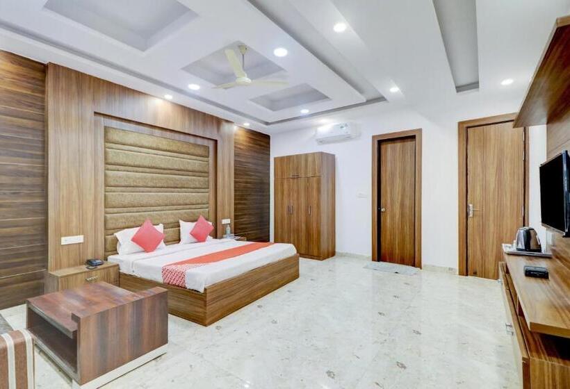 스위트, Ratan The Pacific