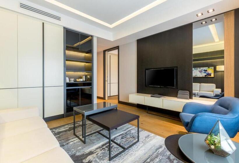 キングサイズベッドのデラックスルーム, The Fortyfive Business Hotel & Spa