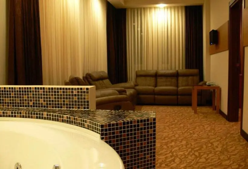 キングサイズベッドのスイートルーム, İğneada Resort Hotel & Spa