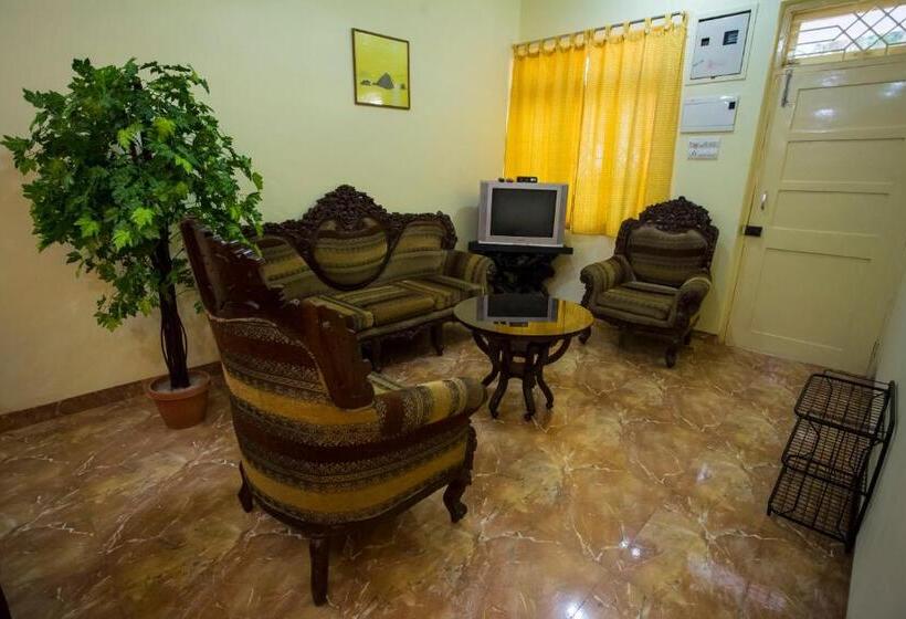 带1个卧室的别墅, Darryl Ribeiro S 2bhk & 3bhk Apartment In A Villa