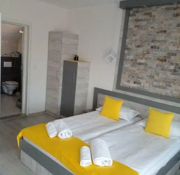 Quarto Deluxe, Pensiunea Roberto