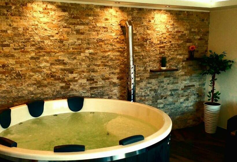 Вилла 3 Спальни, Pensiunea Roberto