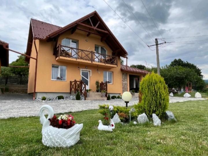 ویلای 3 خوابه, Pensiunea Roberto