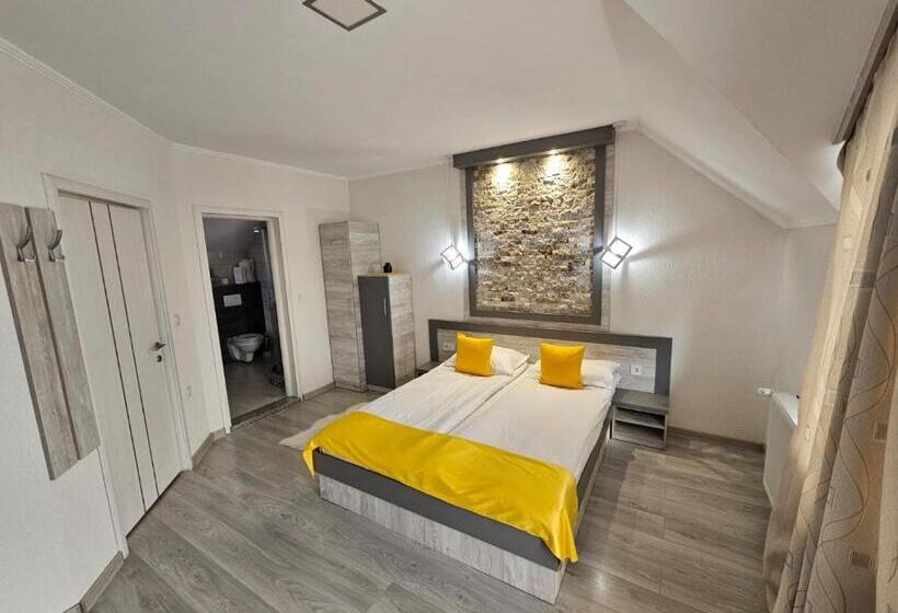 Вилла 3 Спальни, Pensiunea Roberto