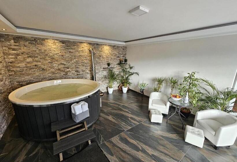 Вилла 3 Спальни, Pensiunea Roberto