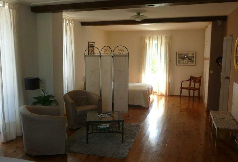 四人标准间, Le Moulin De Poilly