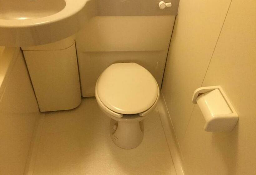 חדר סטנדרט יחיד, Ilmare Unarizaki