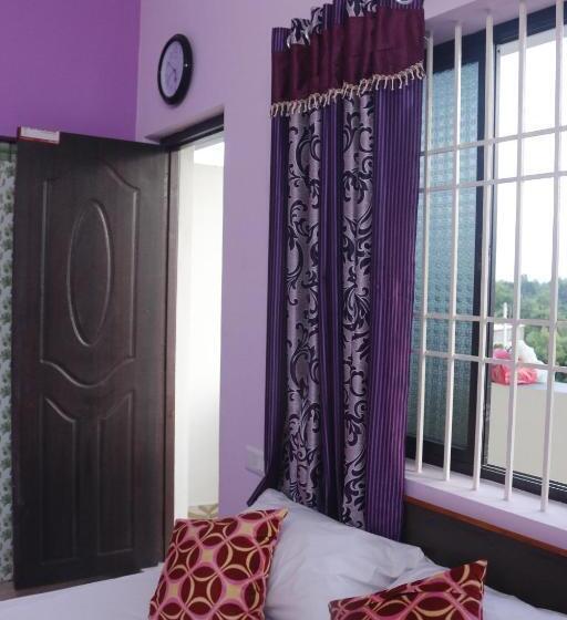 اتاق استاندارد با بالکن, Sri Vally Residency