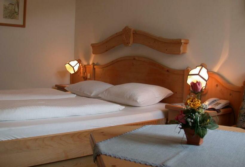 Номер Стандарт, Weinlandhof