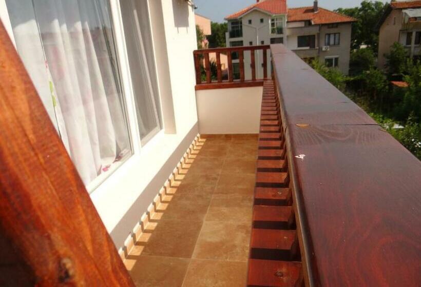 غرفة قياسية مزوَّدة بشُرفة, Guest House Rosa