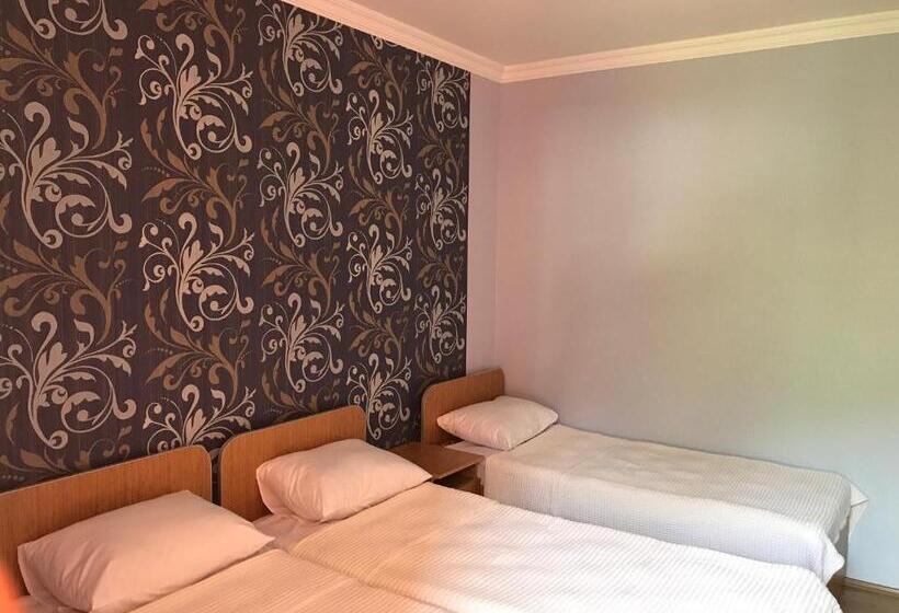 اتاق کلاسیک سه تخته, Kvariati   Guest House