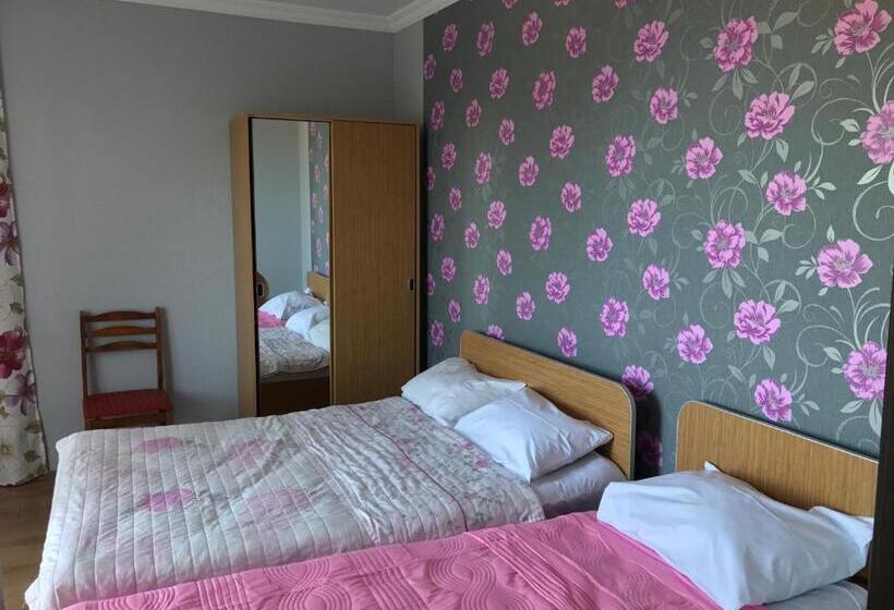 اتاق کلاسیک سه تخته, Kvariati   Guest House