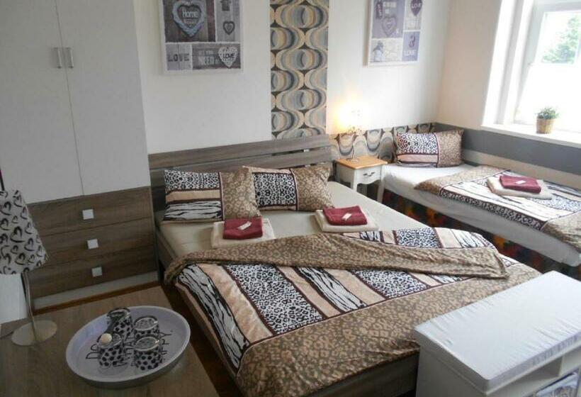 غرفة قياسية رباعية, Pension A Restaurant Vesna   české švýcarsko