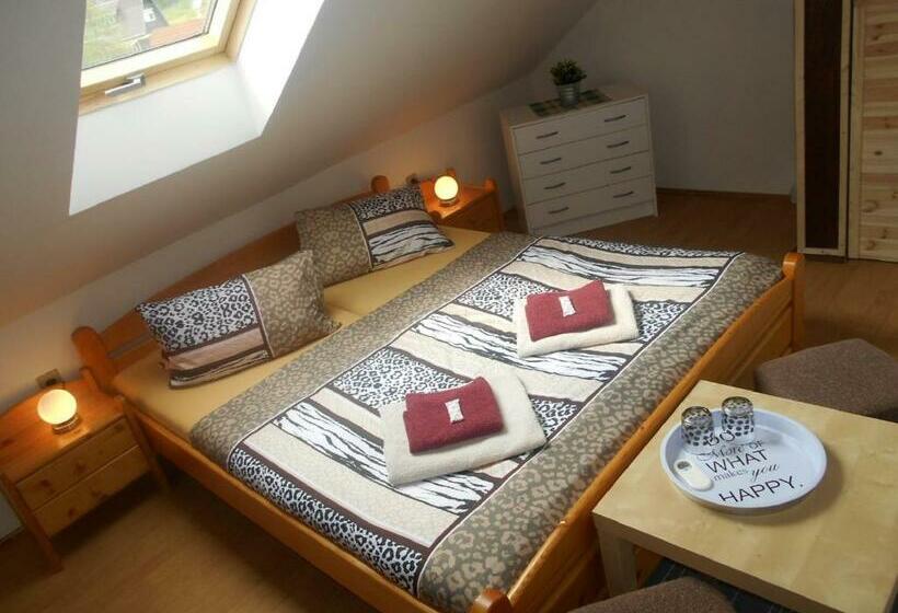 غرفة قياسية ذات أسقف منحدرة, Pension A Restaurant Vesna   české švýcarsko