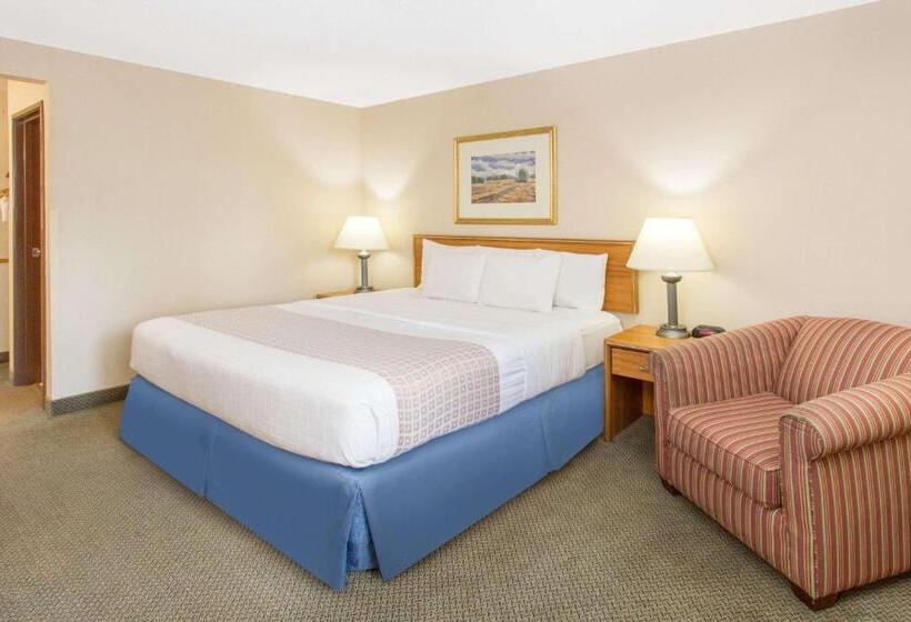 Студио Стандарт Кровать Кинг, Baymont By Wyndham Davenport