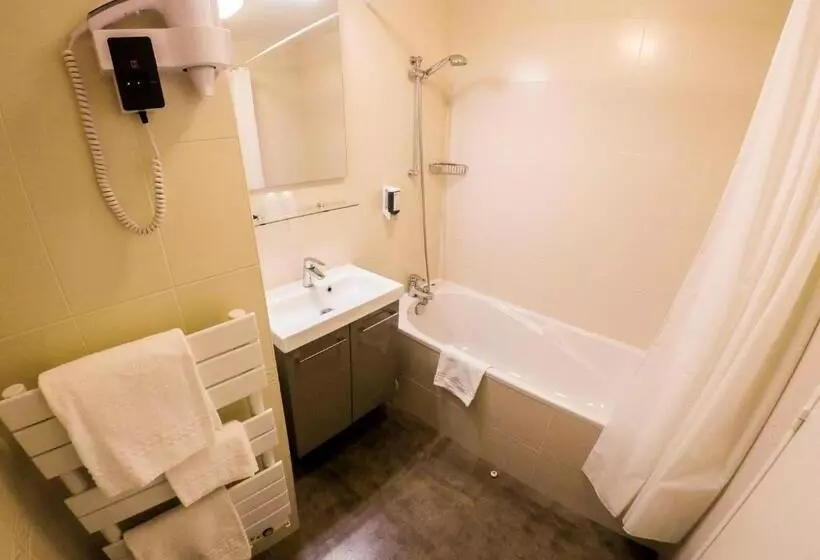 スタンダードトリプルルーム, Brit Hotel Quimper Nord