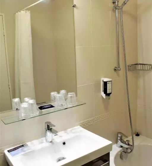 スタンダードトリプルルーム, Brit Hotel Quimper Nord